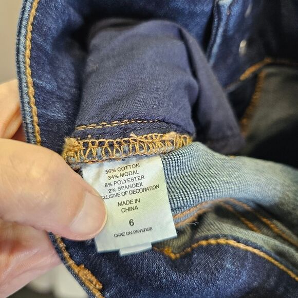 Soho New York & Company Curvy Cropped Boyfriend Jeans Size 6 - Picture 6 of 8